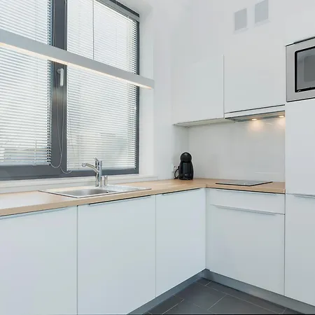 Laguna Boulevard By Renters Prestige