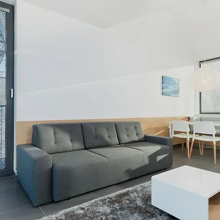 Laguna Boulevard By Renters Prestige