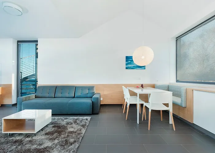 Laguna Boulevard By Renters Prestige Apartament *